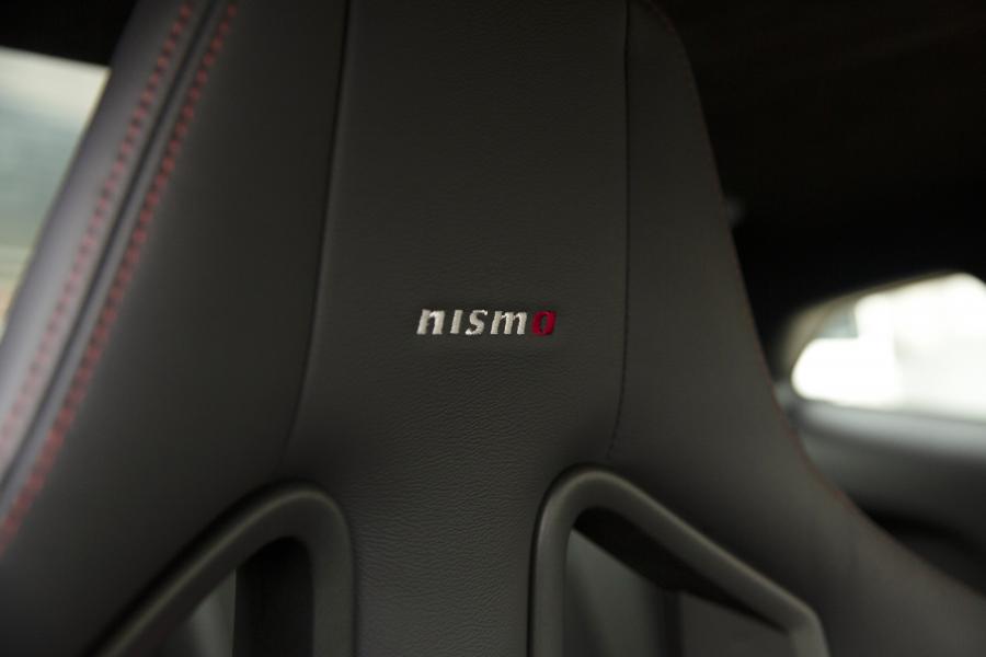 Детали интерьера Nissan GT-R Nismo (R35) 2016 года  (WW) (фото 32 из 41)
